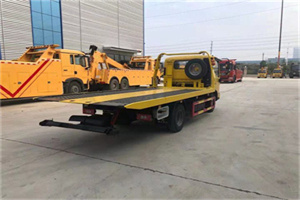 巴中非事故拖车