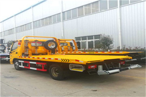 巴中附近拖车救援搭电